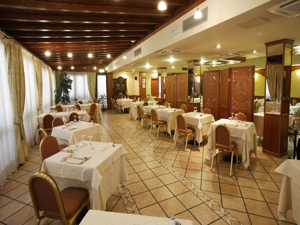 Il Leone D'Oro Hotel Telgate ภายนอก รูปภาพ